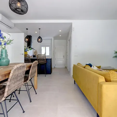 Apartamento Alegro - Gerenoveerd Direct Aan Zee *