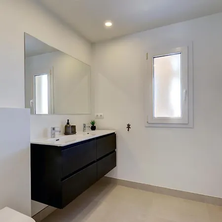 Alegro - Gerenoveerd Direct Aan Zee エステポナ