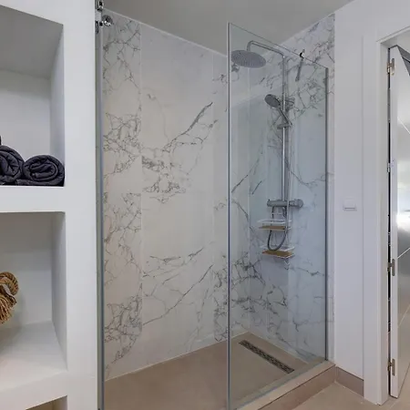 Alegro - Gerenoveerd Direct Aan Zee Appartement *